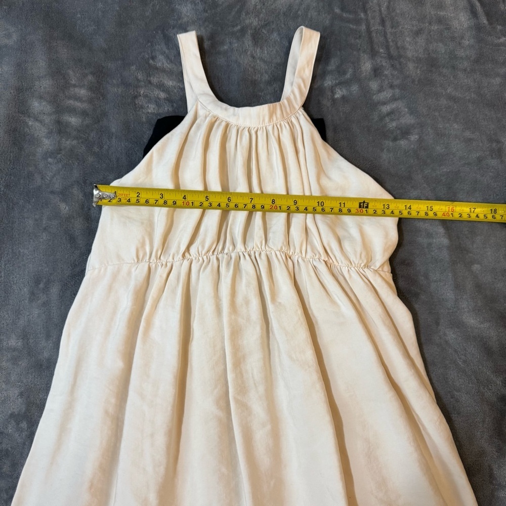 Zara Cream Kids Dress
#1294 - Picture 2 of 6
